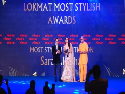 Lokmat Most Stylish Award Bollywood actress Sara Ali Khan honored with Most Stylish Youth Icon Award | Lokmat Most Stylish Award 2021: बॉलिवूड अभिनेत्री सारा अली खानचा मोस्ट स्टायलिश युथ आयकॉन पुरस्कारानं गौरव