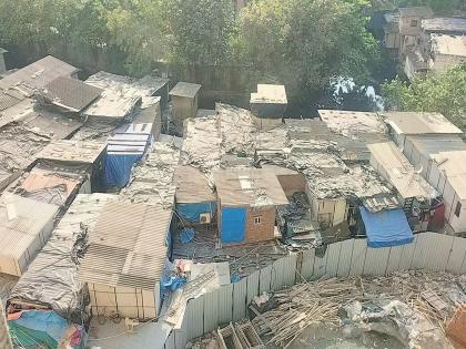 5 lakh fraud in slum house sale; A case has been registered against both of them in the Faujdar Chawdi police | झोपडपट्टीतील घर विक्रीत पाच लाखाची फसवणूक; दोघांविरूद्ध फौजदार चावडी पोलिसात गुन्हा