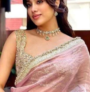 साडीच्या रंगानुसार निवडा लिपस्टिकच्या शेड्स, सणासुदीत- लग्न समारंभात दिसाल उठून, ओठही दिसतील सुंदर