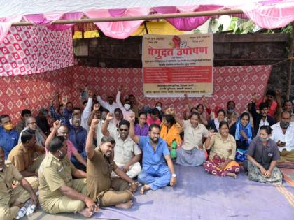 agitation of ST workers in pimpri Warning of indefinite fast | ST Strike: पिंपरीत एसटी कर्मचाऱ्यांचे आंदोलन; बेमुदत उपोषणाचा इशारा