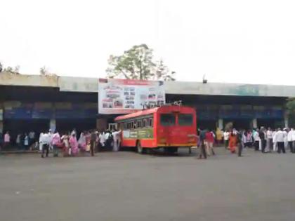 worst facilities at 8 bus stations in Khandesh! | खान्देशातील ८ बसस्थानकांवर सुविधांचे टायर पंक्चर!