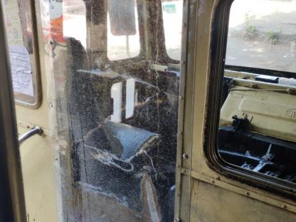 Plastic shield fitted to ST driver's cabin | एसटी चालकाच्या कॅबिनला बसविली प्लास्टिक शिल्ड