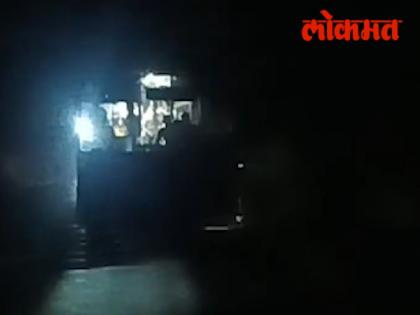 Salavan to Gaganbawda ST ran even with no headlights on the road | Kolhapur: प्रवाशांच्या जिवाशी खेळ; हेडलाइट बंद तरीही रात्री धावली एसटी -video