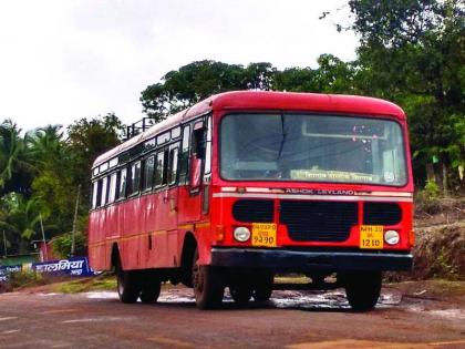 The bus is not easy to sit on the night of 'nightfall' | ‘रातराणी’च्या मार्गावर विनावातानुकूलित शयनयान बस