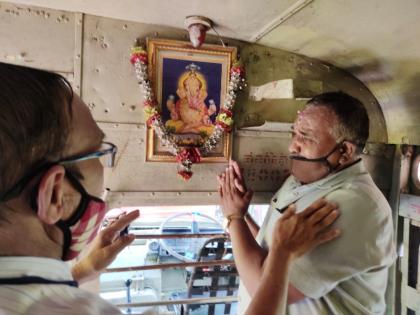 Islampur Depot employee Manikdada yadav cried on last day of service in ST | 'लाल परी'चा निरोप घेताना माणिकदादा गहिवरले, बाप्पापुढे हात जोडून रडायलाच लागले!