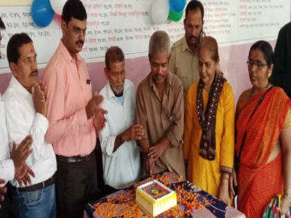 ST anniversary celebration at Ratnagiri Agar | रत्नागिरी आगारात एसटीचा वर्धापनदिन साजरा