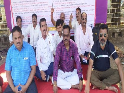 hunger strike ST Employees Association in Ratnagiri for pending demands | प्रलंबित मागण्यांसाठी एसटी कर्मचारी संघटनेचे रत्नागिरीत उपाेषण