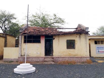 88 zp schools in nagpur district are in worst condition, there is no repair address even if monsoon comes | जि.प.च्या ८८ शाळा धोकादायक, पावसाळा आला तरी दुरुस्तीचा पत्ता नाही