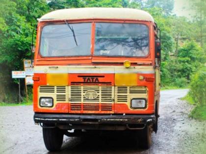 Shelley's bus stand in worst condition, civil strife | शेळगाव बसस्थानकाची दुरवस्था, नागरिक त्रस्त