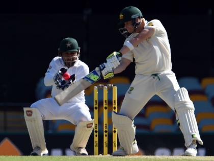 In the third Ashes Test, Smith scored Australia's first innings of 403, Australia made 203 for three | अ‍ॅशेस तिसरी कसोटी: स्मिथने आॅस्ट्रेलियाला सावरले, इंग्लंड पहिला डाव ४०३, आॅस्ट्रेलिया तीन बाद २०३ धावा