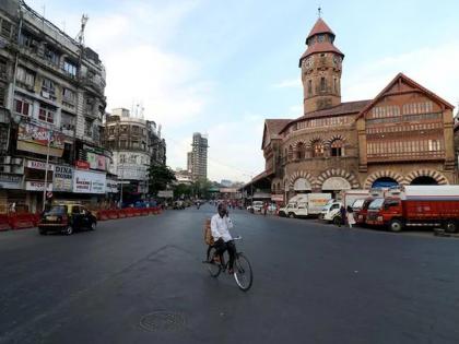 Maharashtra Restrictions Omicron: New restrictions in the state from midnight today; Curfew from 9 pm to 6 am | Maharashtra Restrictions: राज्यात आज मध्यरात्रीपासून नवे निर्बंध लागू; रात्री ९ ते सकाळी ६ यावेळेत जमावबंदी