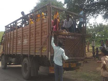 Increase in number of migrant workers shifted to Nandurbar | नंदुरबारात स्थलांतरीत मजुरांच्या संख्येत वाढच Increase in number of migrant workers shifted to Nandurbar | नंदुरबारात स्थलांतरीत मजुरांच्या संख्येत वाढच