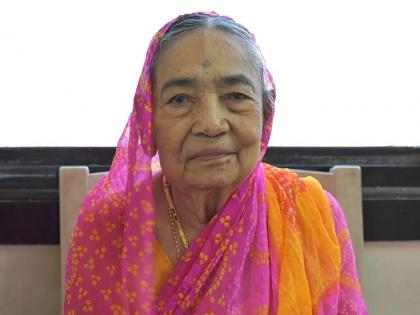 Former state minister Satish Patil's mother passed away, today will be funeral in parola | माजी राज्यमंत्री सतीश पाटील यांना मातृशोक