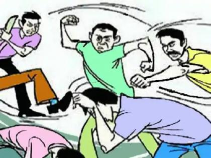 Stone pelting on road vehicles at nagpur, attempt to kill a man who objects | रस्त्यावरील वाहनांवर दगडफेक, जाब विचारणाऱ्याचा जीव घेण्याचा प्रयत्न