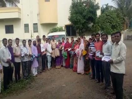 Strength of 'Kapadi Bag' in Plastik-Free Mission in Chalisgaon | चाळीसगावात प्लॅस्टीकमुक्त अभियानाला ‘कापडी पिशवी’चे बळ