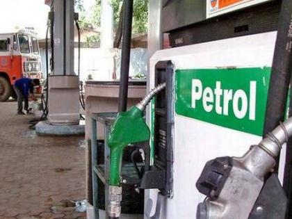 In Nagpur, a petrol pump was looted at gunpoint | नागपुरात कुऱ्हाड आणि सुऱ्याच्या धाकावर पेट्रोलपंपाचा गल्ला लुटला