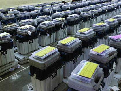 ईव्हीएमच्या स्ट्राँगरूमवर कार्यकर्त्यांचाही वॉच; राष्ट्रवादी काँग्रेसने बसवले जिंतूरमध्ये सीसीटीव्ही कॅमेरे - Marathi News | Workers also keep watch on EVM strongroom; NCP installs CCTV cameras in Jintur | Latest maharashtra News at Lokmat.com ईव्हीएमच्या स्ट्राँगरूमवर कार्यकर्त्यांचाही वॉच; राष्ट्रवादी काँग्रेसने बसवले जिंतूरमध्ये सीसीटीव्ही कॅमेरे - Marathi News | Workers also keep watch on EVM strongroom; NCP installs CCTV cameras in Jintur | Latest maharashtra News at Lokmat.com