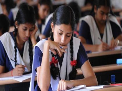 44 thousand students deprived of scholarship in Pune Scholarship worth fifty three crores pending | पुण्यातील ४४ हजार विद्यार्थी शिष्यवृत्तीपासून वंचित; पावणेतीन कोटींच्या शिष्यवृत्ती प्रलंबित