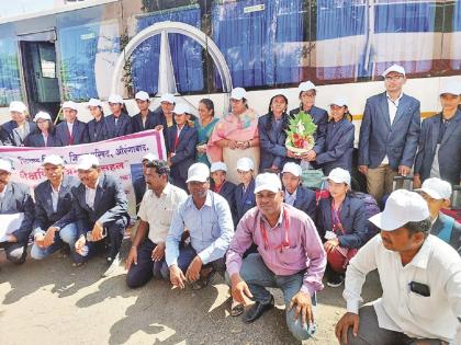 Heavy...! Air travel of ZP school children; excited for 'ISRO' visit | भारीच...! झेडपी शाळांच्या मुलांची हवाई सफर; 'इस्त्रो' भेटीसाठी चिमुकले उत्साही