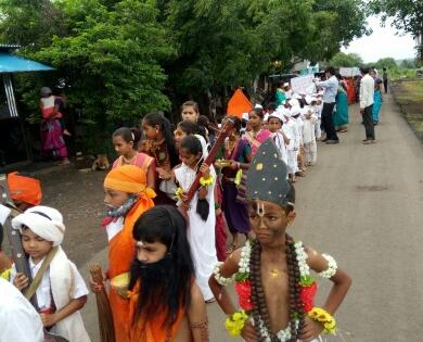 The message of social unity through students Rally | विद्यार्थ्यांकडून रॅलीच्या माध्यमातून सामाजिक एकतेचा संदेश 