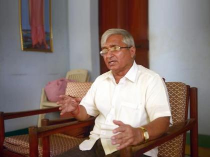 congress questions goa govt hand in hand with subhash velingkar, does not it help in hiding | सुभाष वेलिंगकरांशी सरकारची हातमिळवणी, लपण्यास मदत करत नाही ना?: काँग्रेसचा सवाल