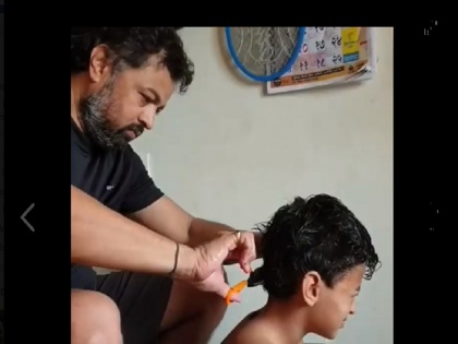 Subodh Bhave cutting hair of his sons, watch this Video TJL | लॉकडाउनमध्ये सुबोध भावे करतोय मुलांची हजामत, पहा त्याचा हा व्हिडिओ