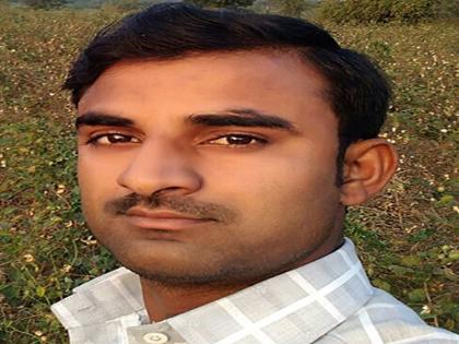 Suicides by a young farmer | कु-हाडदे येथे तरुण शेतक-याची आत्महत्या, शेतात घेतला गळफास