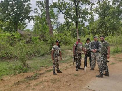 Sukma Naxal encounter Bodies of 17 missing cops found kkg | छत्तीसगडमध्ये नक्षलवाद्यांचा मोठा हल्ला; १७ जवान शहीद, १४ जखमी