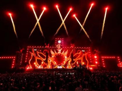 'सनबर्न'मध्ये मद्यसेवनास परवानगी कशी? उच्च न्यायालयाचा राज्य सरकारला सवाल - Marathi News | How is alcohol allowed in 'Sunburn'? High Court questions state government | Latest News at Lokmat.com