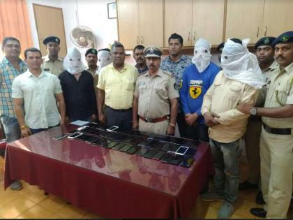 Mobile stealing gang arrested | सनबर्न फेस्टिव्हलच्या काळात मोबाइल चोरणाऱ्या टोळीचा पर्दाफाश