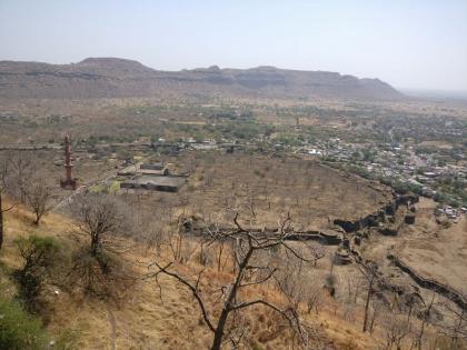 The civil fortress of the historic fort | ऐतिहासिक किल्ल्याचे नागरी स्थापत्य