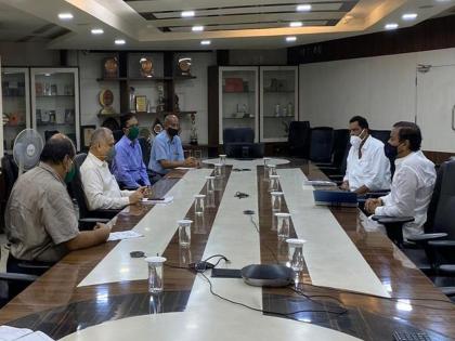 employment of locals and project affected people. Sunil Tatkare insisted, RCF officials held a meeting | स्थानिकांच्या व प्रकल्पग्रस्तांच्या रोजगाराबाबत खा. सुनील तटकरे आग्रही, आरसीएफच्या अधिकाऱ्यांची घेतली बैठक 