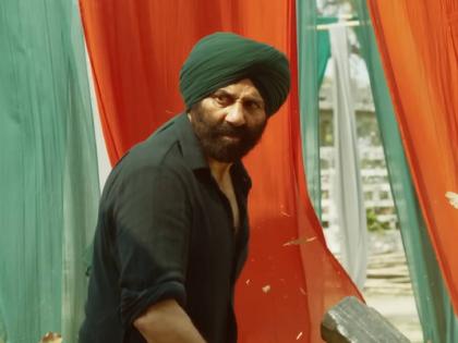 Actor Sunny Deol could not save the 56 crore bungalow; E-auction on 25th September | ‘ढाई किलो का हात’ वाचवू शकला नाही ५६ कोटींचा बंगला; २५ सप्टेंबरला ई-ऑक्शन