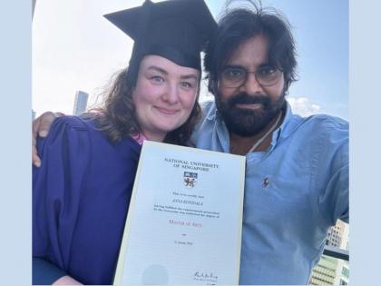 superstar pavan kalyan wife completed her graduation at the age of 43 singapor university ma | सुपरस्टार पवन कल्याणच्या पत्नीने ४३ व्या वर्षी पूर्ण केलं ग्रॅज्युएशन, या विषयात घेतली डिग्री