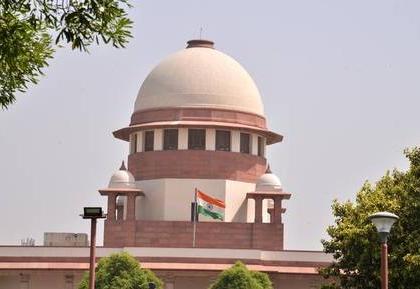 Supreme Court seeks reply to Center on vehicles; No recommendations | वाहनांबाबत केंद्राकडे सुप्रीम कोर्टाने मागितले उत्तर; शिफारशींवर अंमल नाही