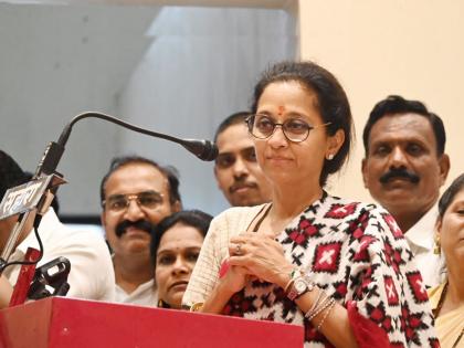 ncp supriya sule said wish to meet that 22 women who protested on sharad pawar silver oak house | Supriya Sule: “सिल्व्हर ओकवर आंदोलन करणाऱ्या २२ महिलांना भेटायचंय, वेदना जाणून घ्यायच्यात”: सुप्रिया सुळे