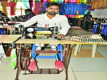  A new dawn in the life of the sun, which lost both legs | दोन्ही पाय गमावलेल्या सूरजच्या आयुष्यात नवी पहाट