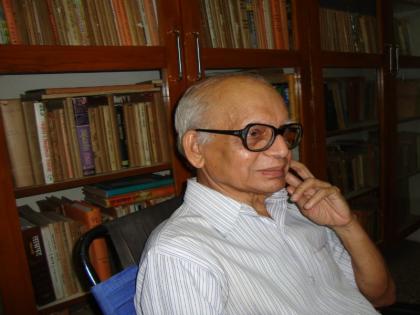 Senior critic and researcher Dr. Suresh Chunekar death in Pune | ज्येष्ठ समीक्षक आणि संशोधक डॉ. सुरेश चुनेकर यांचे पुण्यात निधन 