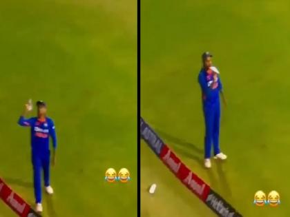 IND vs NZ : Suryakumar's fun while fielding; flew a paper plane like a child; WATCH THE VIDEO | IND vs NZ : फील्डिंगवेळी सूर्यकुमारची मस्ती; लहान मुलासारख पेपर प्लेन उडवलं; पाहा VIDEO...