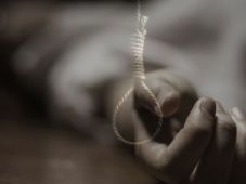 Suicide Suit Suffer Asked by a Disease Without Suffering | दुर्धर आजाराने ग्रस्त दाम्पत्याने मागितली आत्महत्येची परवानगी