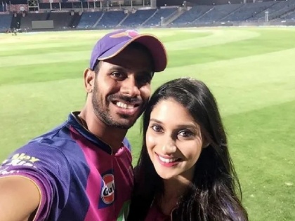'How dare you' - Manoj Tiwary's wife Susmita lashes out at batsman's critics on Instagram svg | टीम इंडियाच्या फलंदाजाची पत्नी भडकली, सोशल मीडियावर दिल्या शिव्या; जाणून घ्या कारण