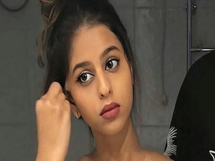 Shahrukh's daughter Suhana was doing make-up, photo goes viral | मेकअप करतानाचा सुहानाचा फोटो होतोय व्हायरल, कमेंट्समध्ये कुणी म्हणतंय प्रिन्सेस तर कुणी...