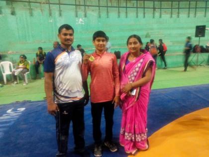 Kalyani Gadekar win gold in state level wrestling | वाशिम जिल्ह्यातील कल्याणी गादेकरला राज्यस्तरीय कुस्ती स्पर्धेत सुवर्ण!