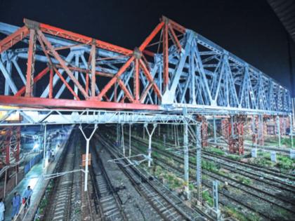 Fees of consultancy firm increased due to weight of girders of Vidyavihar railway bridge | विद्याविहार रेल्वे पुलाच्या गर्डरच्या वजनामुळे वाढले सल्लागार कंपनीचे शुल्क