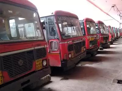 Billions of rupees hit Mahad ST depot | महाड एसटी आगाराला कोट्यवधींचा आर्थिक फटका