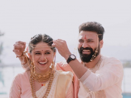 Marathi actress Gautami Deshpande wedding lafdi hashtag gone viral mrunmayee reveals story behind it | गौतमीच्या लग्नात हॅशटॅग 'लफडी' झाला व्हायरल, चाहत्याने अर्थ विचारल्यावर मृण्मयीने दिलं उत्तर