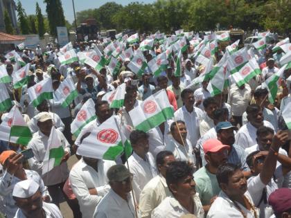 March at Collectorate for Subsidy of Currant Grape Growers swabhimani sanghatna | बेदाणा, द्राक्ष उत्पादकांच्या अनुदानासाठी जिल्हाधिकारी कार्यालयावर मोर्चा