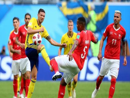 FIFA Football World Cup 2018: sweden defence | FIFA Football World Cup 2018 : स्वित्झर्लंडच्या आक्रमणाला स्वीडनचे बचावाने चोख उत्तर