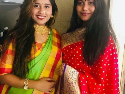 Swanandi berde and swamini wadkar are best friends | साडी परिधान केलेल्या या दोन सौंदर्यवती आहेत मराठीतील दिग्गज अभिनेत्यांच्या मुली