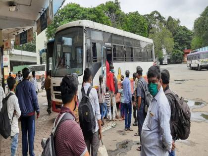 After five months first bus ran away from swargate bus depo for travelling | तब्बल पाच महिन्यांनंतर स्वारगेट बस डेपोत खणखणली पहिली घंटा; प्रवाशांचा आनंद गगनात मावेना